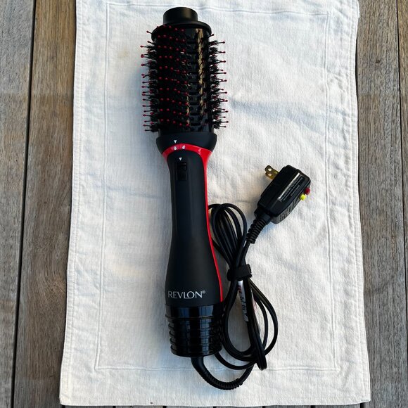 REVLON One Step 2.0 Volumizer PLUS Hair Dryer and Styler Black/Red - Tried Once - Picture 1 of 10
